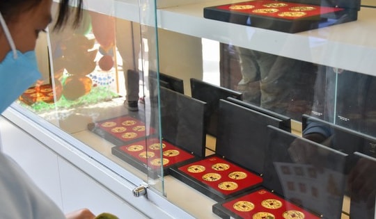 Giá vàng hôm nay 27/3: Vàng trang sức giảm mạnh trong khi SJC diễn biến lạ