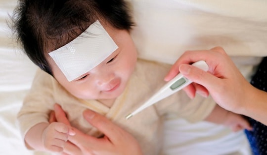 Trẻ sơ sinh bị viêm đường hô hấp trên: Khi nào cần nhập viện?