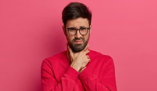 5 cách ứng phó tại nhà giảm đau rát cổ họng