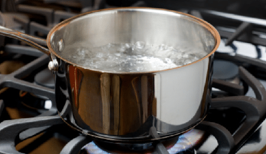 Cùng đun sôi 1 lít nước, bếp từ, bếp điện hay bếp ga làm nhanh hơn: Kết quả gây bất ngờ!