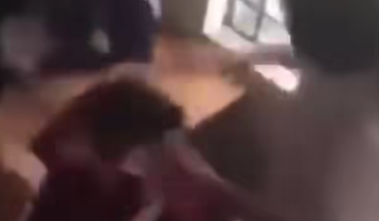 Công an xác minh vụ nữ sinh bị đánh hội đồng, lột đồ giữa lớp