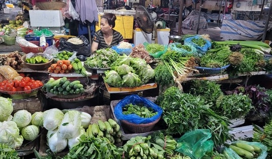 Giá điện tăng 3%, CPI và hàng hóa chợ dân sinh sẽ tăng ra sao?