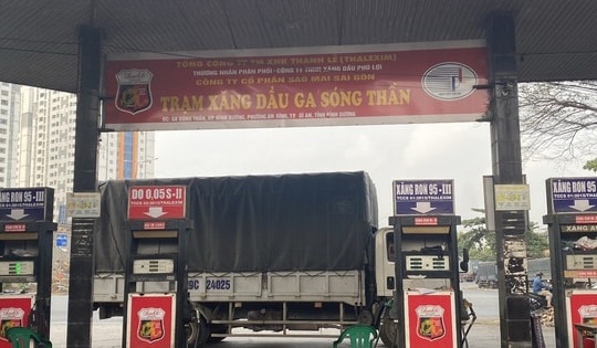 Trong thời gian ngắn, hàng ngàn người dân bị lừa dối, mua hơn 1 vạn lít xăng không đạt chất lượng