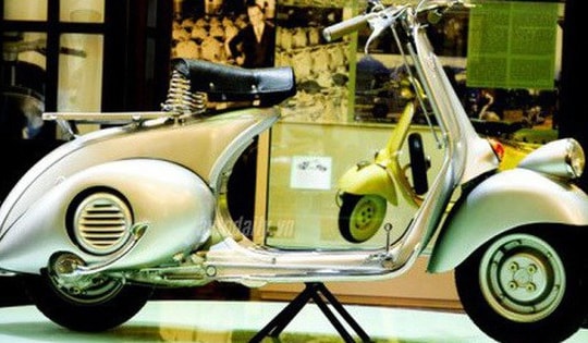 Xe máy "huyền thoại" từng khiến dân Việt mê mẩn: Lạ lùng dòng xe có tuổi đời gần 80 năm vẫn được tranh mua với giá cả tỷ đồng