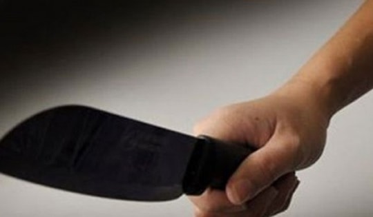 Gã đàn ông sát hại vợ, phóng hỏa đốt nhà hàng xóm sau khi uống rượu về