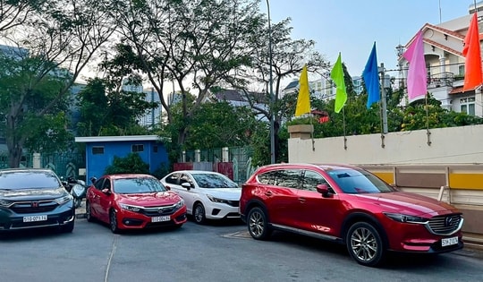 Cho thuê xe tự lái sôi động trở lại