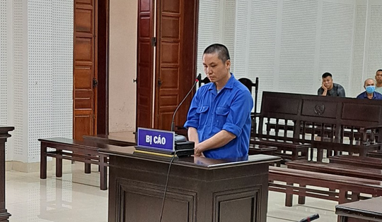 Xử phạt tài xế điều khiển xe ô tô lao vào 5 người ngồi sưởi ấm trên vỉa hè