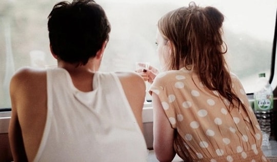 'Đây là cách tôi phát hiện bạn trai 2 năm lừa dối, lén lút qua lại với bạn thân của tôi'