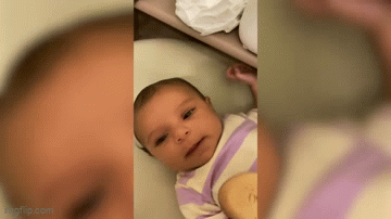 Bé gái được ví như thần đồng vì biết nói từ 6 tuần tuổi