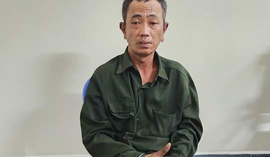 Đang ngồi xem ti vi ở nhà một mình, bé gái 13 tuổi bị gã đàn ông lạ khống chế, định giở trò đồi bại