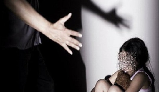 Bé gái 5 tuổi bị dâm ô ở quán hát