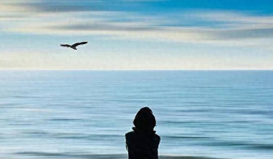 Muốn sống hạnh phúc, không nên tiết lộ 2 điều với người thân