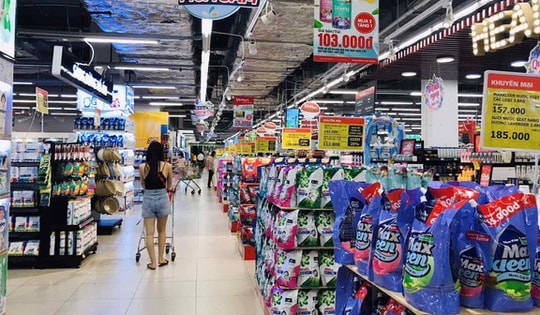 Muôn kiểu khuyến mại để kích cầu tiêu dùng dịp cuối năm