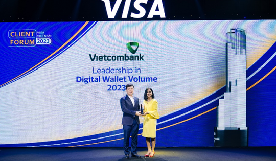 Vietcombank được Visa vinh danh 12 hạng mục giải thưởng quan trọng trong hoạt động thẻ năm 2023
