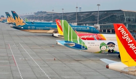 Tăng giá trần vé máy bay nội địa lên 4 triệu đồng