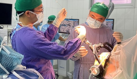 2 trường hợp Parkinson nặng được phẫu thuật thành công nhờ phẫu thuật kích thích não sâu