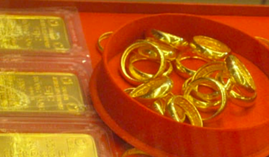 Giá vàng hôm nay 12/12: Nhẫn tròn trơn giảm sốc tới gần nửa triệu/lượng