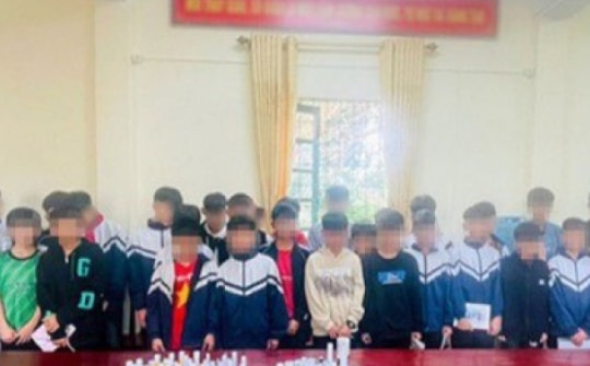 Phát hiện hàng chục học sinh THCS đặt mua tiền chất về chế tạo pháo nổ