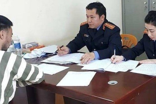 Kiểm sát đột xuất trại giam có hai phạm nhân vượt ngục