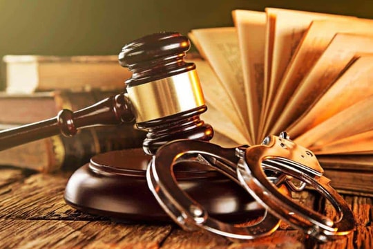 Khởi tố, bắt tạm giam Giám đốc, Phó Giám đốc vi phạm khai thác tài nguyên