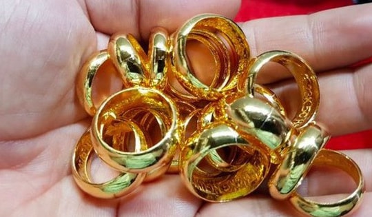 Giá vàng hôm nay 19/12: Vàng nhẫn tròn trơn tăng vọt, người mua lãi đậm chỉ sau 1 tuần