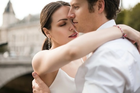 Tình yêu nữ Bạch Dương nam Hổ Cáp: Nồng nàn khiến ai cũng phải ghen tị