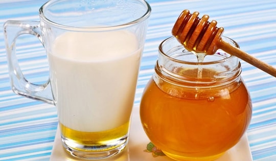Mật ong tốt nhưng uống bao nhiêu là đủ thì không phải ai cũng biết, đây là 6 thực phẩm 'đại kỵ' với mật ong