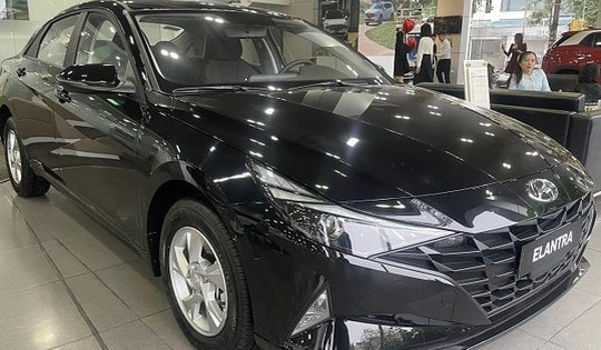 Bất ngờ đối thủ Mazda 3 đột ngột giảm giá sốc, giờ rẻ hơn cả Toyota Vios và Hyundai Accent