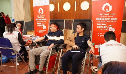 Vượt giá rét, hàng nghìn người tham dự Chương trình hiến máu Chủ nhật Đỏ