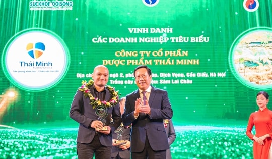 Chủ tịch HĐQT Dược phẩm Thái Minh xúc động khi được Vinh danh 'Vì sự phát triển dược liệu Việt'
