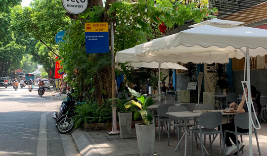 Từ tháng 1/2024, Hà Nội xem xét cho thuê vỉa hè khai thác thương mại, dịch vụ