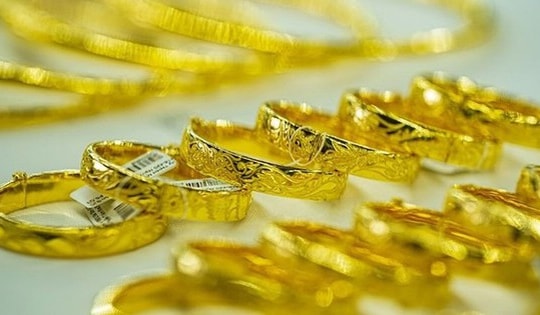 Giá vàng hôm nay 25/12: Vàng nhẫn tròn trơn tăng cao chưa từng có
