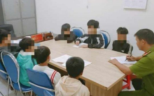 Học sinh chế pháo nổ, bỏ vào bao lì xì bán