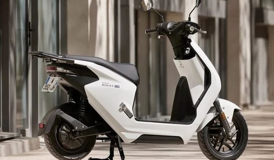 Siêu phẩm xe ga mới xuất hiện đẹp hơn cả Honda SH có giá siêu rẻ, Vision, Air Blade khó bề so kịp