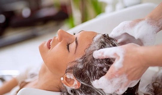 Đình chỉ lưu hành, thu hồi 16 mỹ phẩm của Công ty Minh Hoàng Việt Nam