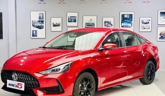 Xe ô tô 'đối thủ' của Mazda 3 giảm giá không phanh, chỉ còn 370 triệu đồng, rẻ hơn cả Kia Morning