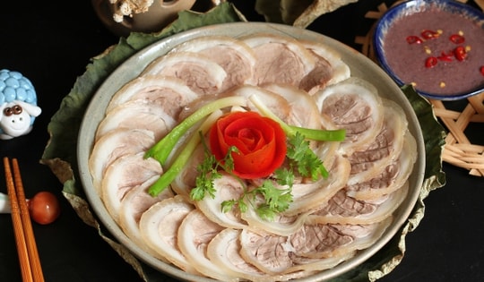 Bí quyết đơn giản giúp luộc thịt không bị thâm xỉn