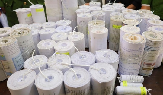 Học làm pháo trên mạng, 3 học sinh chế 59 quả pháo "khủng"