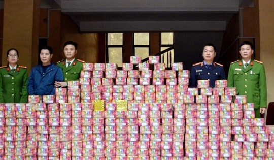 Giấu hơn 720 kg pháo trong hầm bí mật sau tủ quần áo

