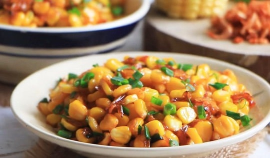 Nhâm nhi ngày nghỉ Tết dương lịch bằng món bắp xào tép khô thơm ngon đậm đà