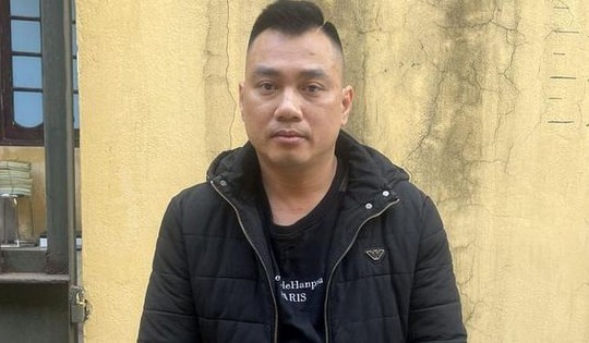 Tạm giữ lái xe vi phạm nồng độ cồn, liều lĩnh đâm vào ô tô chuyên dụng của công an