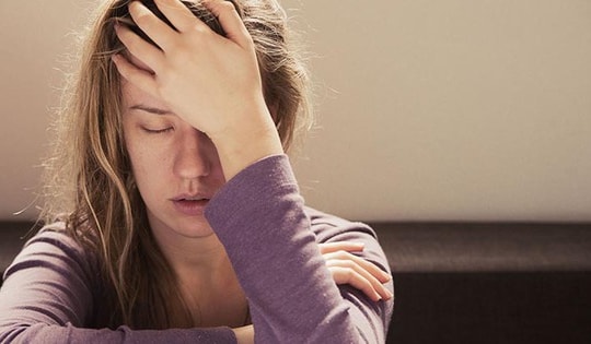 Đau nửa đầu khi trời lạnh nên kiêng gì?