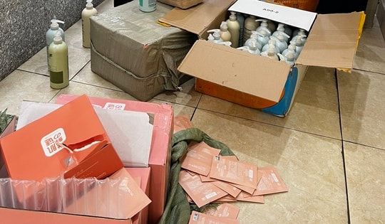 Hà Nội: Thu giữ gần 2 vạn sản phẩm mỹ phẩm nhập lậu