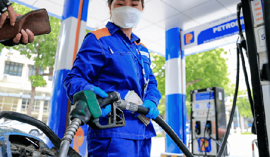 Viện Dầu khí Việt Nam dự báo giá xăng giảm nhẹ trong kỳ điều hành chiều nay