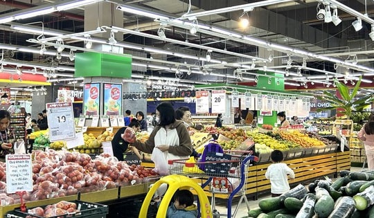 Doanh nghiệp bán lẻ tung nhiều khuyến mại dịp Tết, giảm giá gần 50%