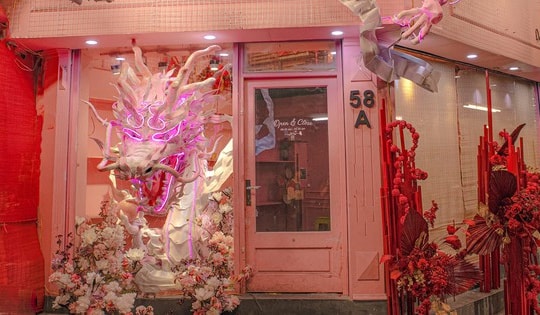 Độc đáo 2 linh vật rồng 'khổng lồ' trên con phố nổi tiếng nhất, nhì Hà Thành