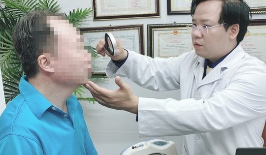 Suýt mù mắt vì dùng đậu xanh giã nát đắp mặt trị zona