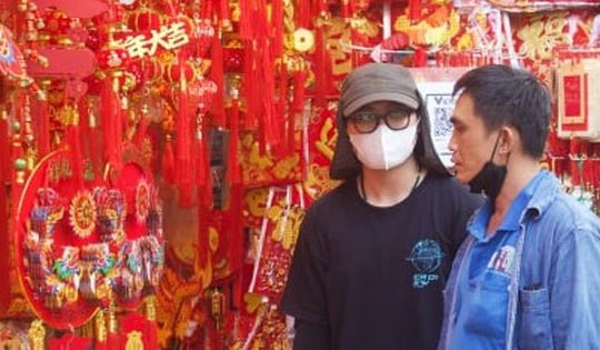 Phố bán đồ trang trí lớn nhất TP.HCM vào vụ Tết
