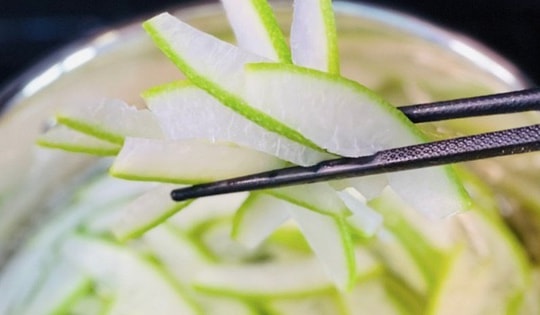 Ăn bưởi xong đừng vứt vỏ, làm theo cách này sẽ giúp giảm mỡ máu và các bệnh về hô hấp