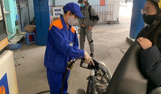 Giá xăng trong nước ngày mai có thể tiếp tục tăng lần 2 liên tiếp